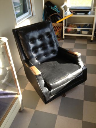 Swivel/Rocking Leather Chair (Biddeford)