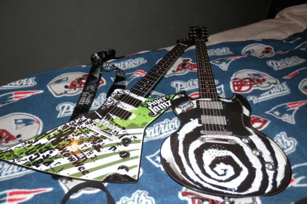 2 Paper Jamz guitars (Limington)