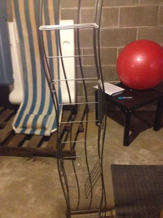Cd book rack modern (Wells)
