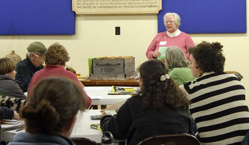 Jean Vose at the 2013 Bee School. (Photo by Holly S. Edwards)