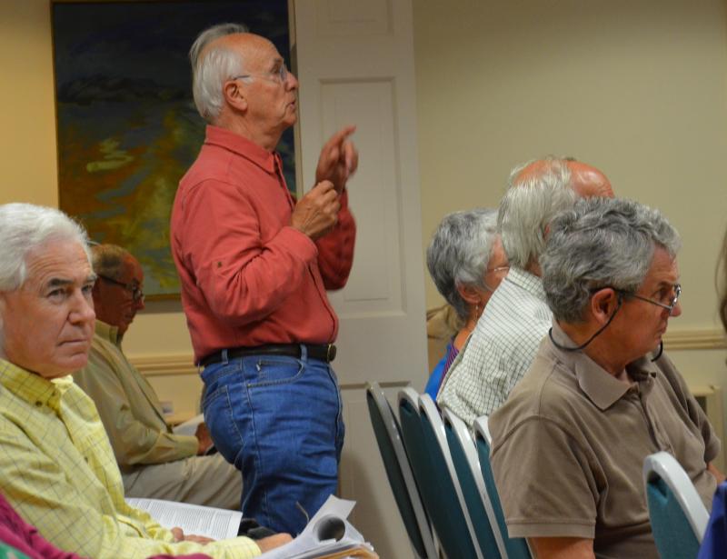 Rockport resident Paul Charbonneau suggests that another committee is created to explore alternative building sites. (Photo by Lynda Clancy)