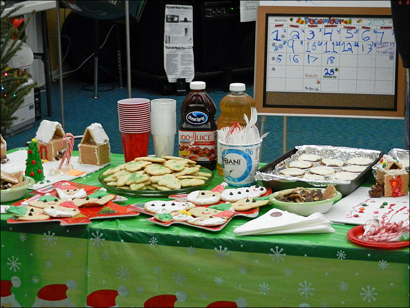 Refreshments are always important at an open house. (Photo by Eva Murray)