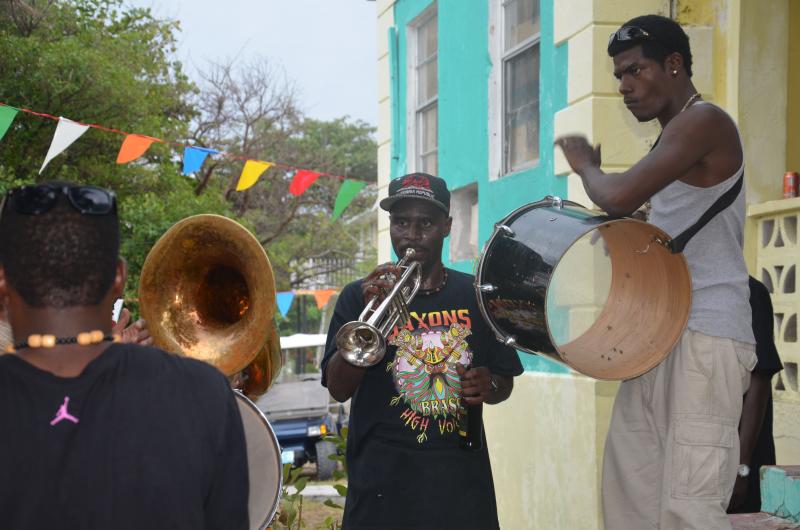 Getting ready for Homecoming on the island, an annual occurence. (Photo by Lynda Clancy)
