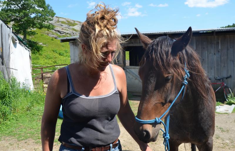 Wendy Harvey and Freedom. Old friends, now. (Photo by Lynda Clancy)