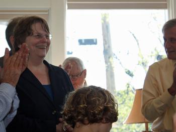 Left, Ann Filley, Rockport Public Library’s new director, and far right, Rick Bates, Rockport’s town manager. (Photo by Holly S. Edwards)