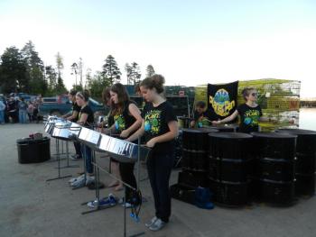 Plant Pan entertains the souls on Matinicus. (Photos by Eva Murray)