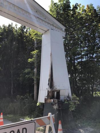 The 1926-built arch pillar is constructed with wood and hollow.