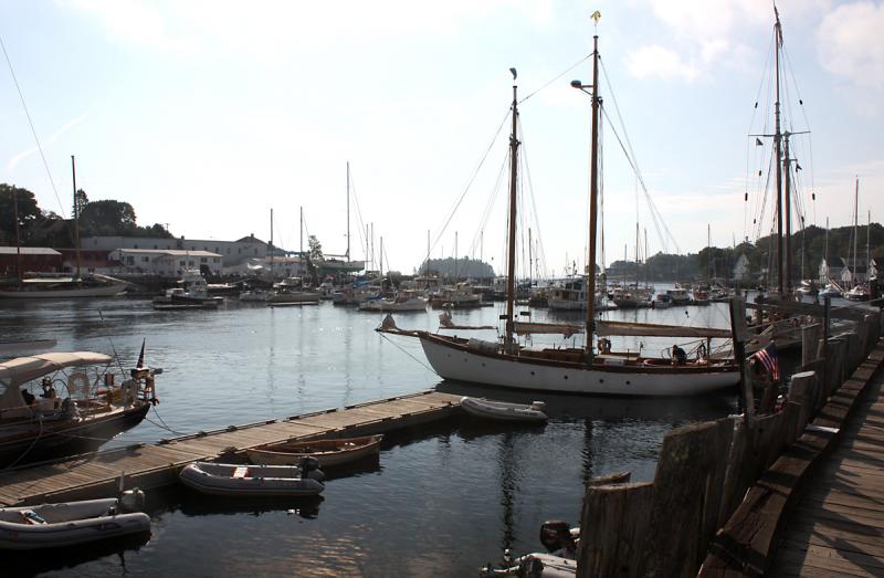 For all but those who have purchased a winter dinghy storage permit, harbor users must removed their dinghies from all town floats on or before Oct. 10.