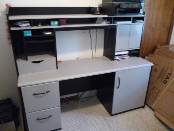Free desk & computer desk (Buxton)