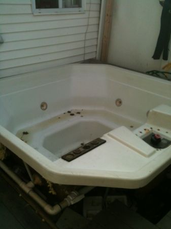 free hottub shell (Portland)