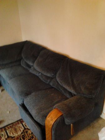 *FREE COUCH* (Orono) *FREE COUCH* (Orono)