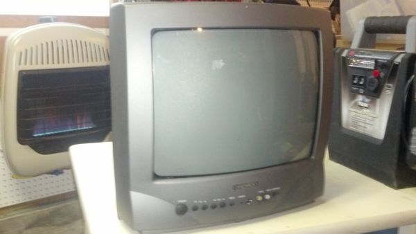 13inch daewoo tube tv (Augusta)