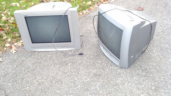 2 free TVs (Waterville)