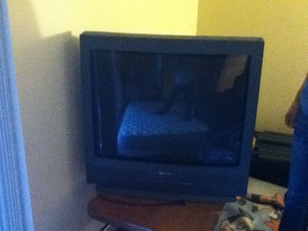 32" color t.v. (Scarborough)