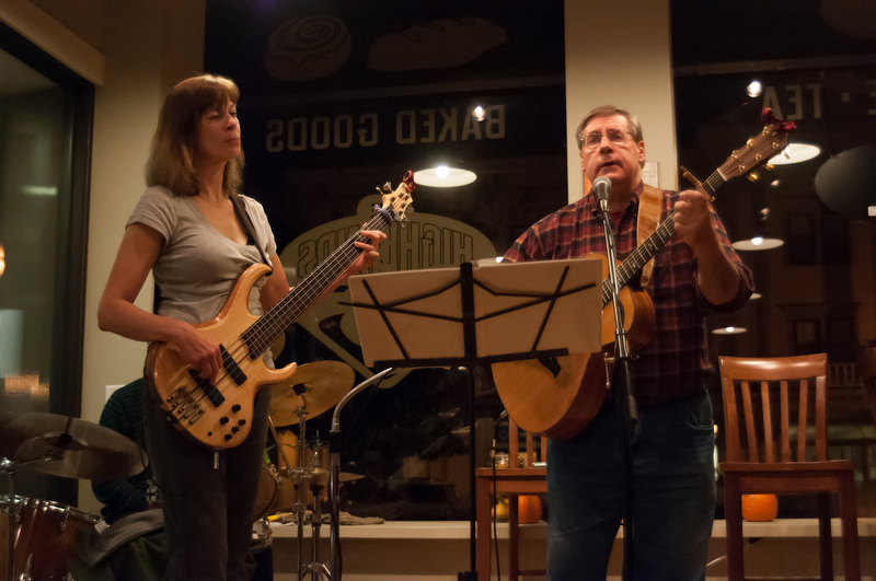 Richard and Lynn on stage at the Highlands. (Photo by Ron Hawkes)