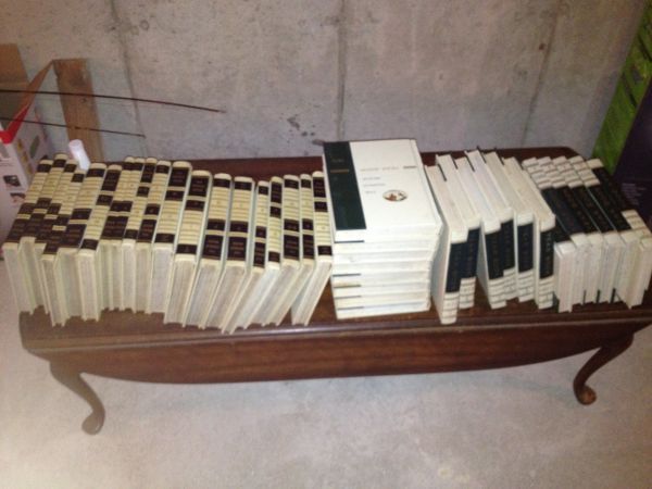 Free Encyclopedia Set (Kennebunkport)