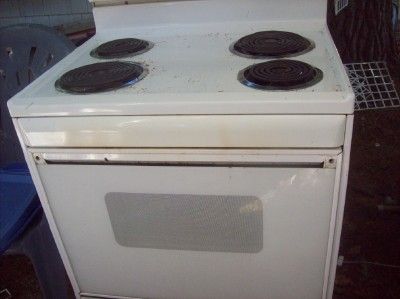 Fridgidaire Range & Microwave, as is (Windham)