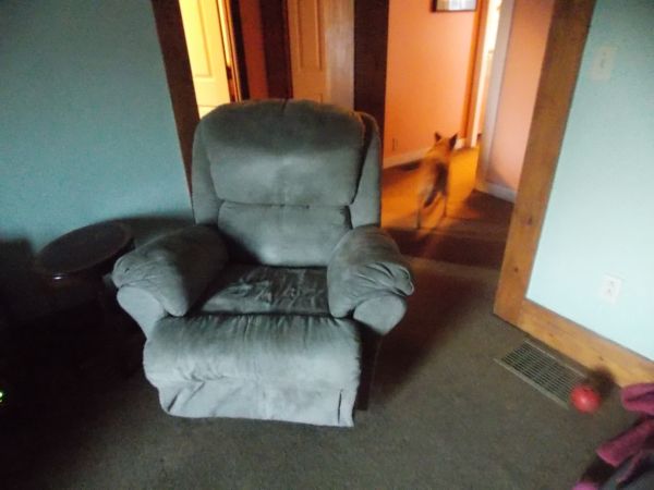 2 recliners (Bath)