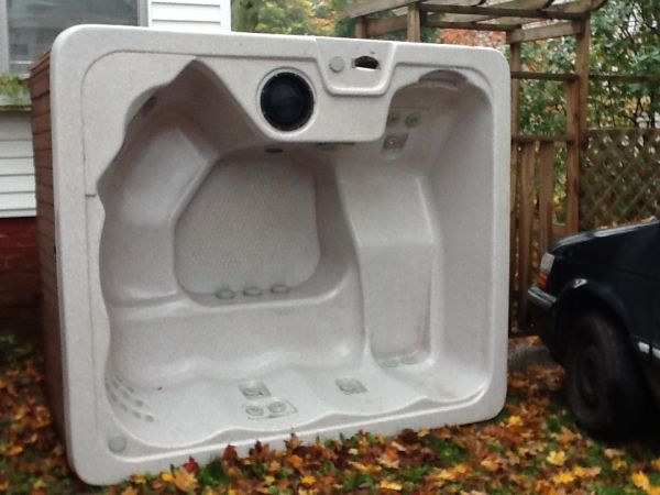 Free hot tub (Portland)