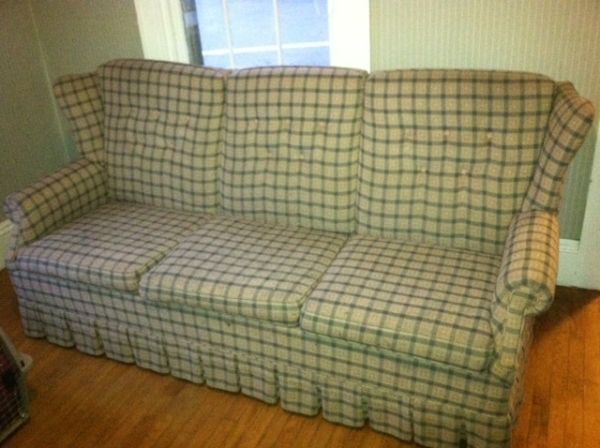 Pullout couch (Bangor)