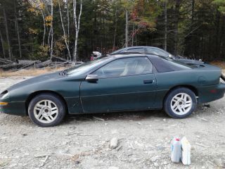 old junkyard full of scrap metal a 11 vehicles free 1st come 1st serve (Portland)
