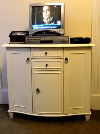13" tv and DVD/CD/VCR player (Portland)