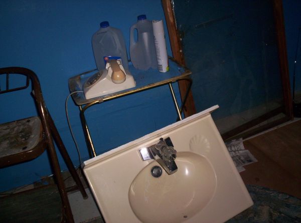 2 Bathroom Sinks (South Portland)