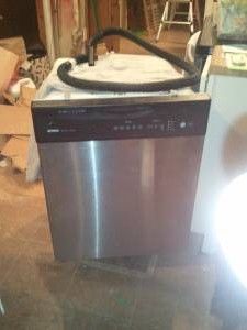 free stainless dishwasher (South Portland)
