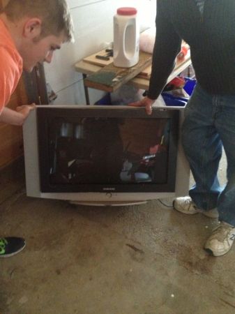 36" tv roughly ten years old (Cumberland)