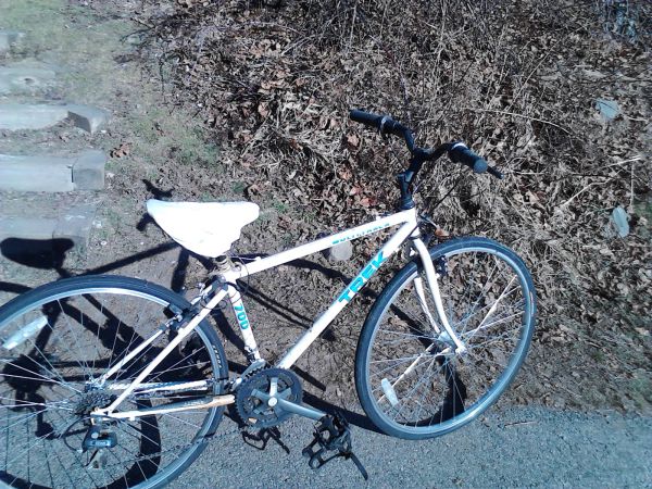 curb alert! trek bike, file cabinet, wooden table (Kittery)