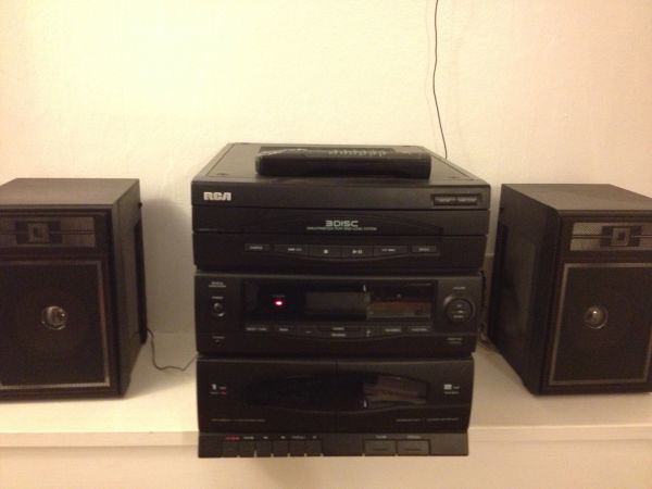 RCA Bookshelf Stereo System (Portland)