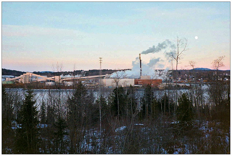 PROSPECT - The Verso Paper Co. mill in Bucksport, seen at dusk from the Propsect side of the Penobscot River. PROSPECT - The Verso Paper Co. mill in Bucksport, seen at dusk from the Propsect side of the Penobscot River. (Photo by Ethan Andrews)