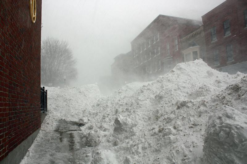 The barely passable sidewalk in front of Camden National Bank. (Photo by Holly S. Edwards)