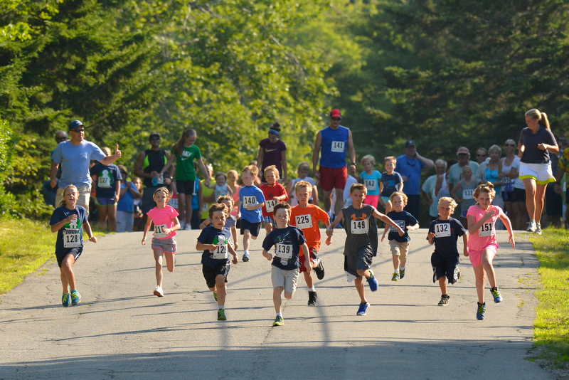 The kids started things off with a 1/2 mile race prior to the 5k. (Photo by Ron Hawkes)