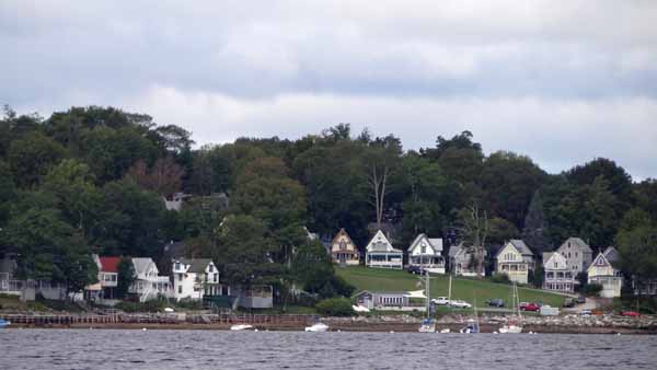 Setting out from picturesque Bayside in Gus' 23-foot O'day Tempest. (Photo by Shlomit Auciello)