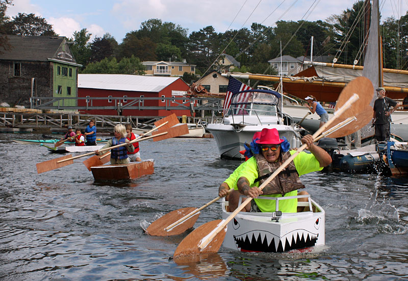 Carroll and Jaime Furnish of West Palm Beach, Fla., cruise toward the finish line in their Killer Minnow. (Photo by Holly S. Edwards)