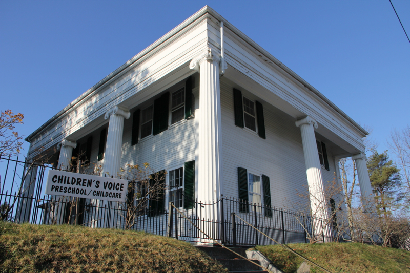 Outside the 200-year-old Johnson-Pratt house, now home to Children’s Voice preschool. (Photo by Wes Sterrs)