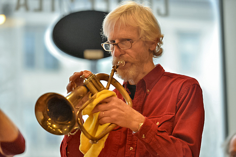 Mike Whitehead at the Sunday Jazz Jam. (Photo by Ron Hawkes)