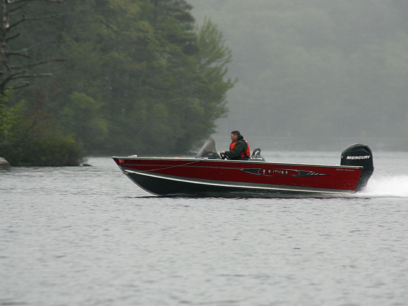 Maine Warden Chris Dyer arrives at the scene on Megunticook Lake. (Photo by Holly S. Edwards)