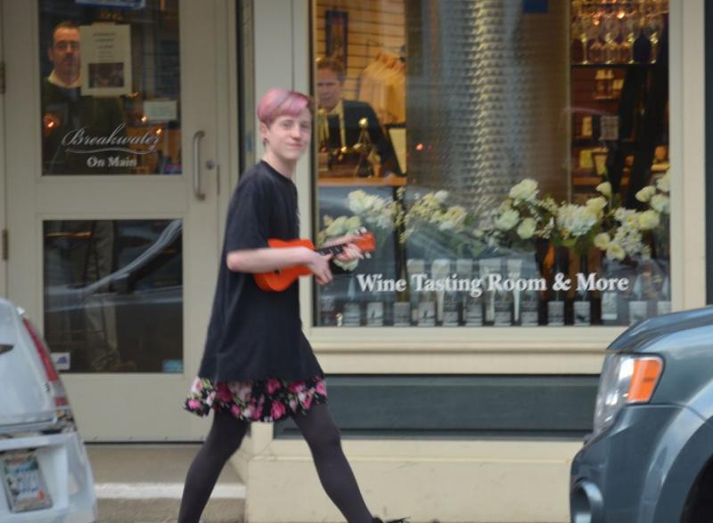 Art Walk was not limited to hangings on the walls; there was music, and ukeleles. (Photo by Lynda Clancy)