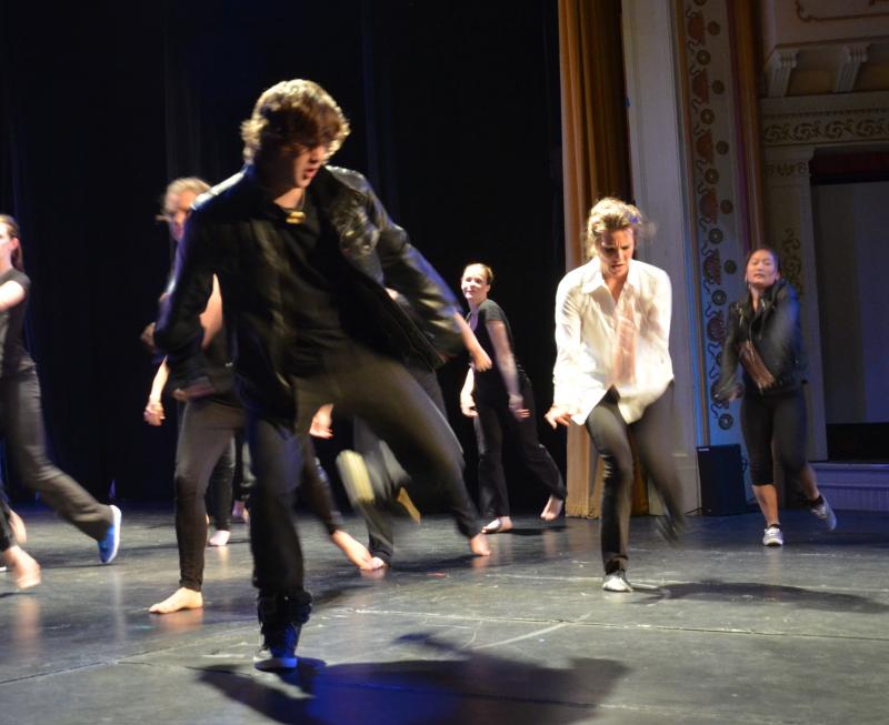 Kinetic Energy Alive dancers perform a fusion number to “Keep the Faith.” (Photo by Lynda Clancy)