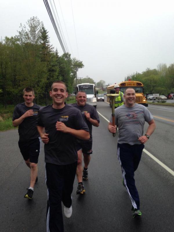 Camden police officers run south through Rockport along Route 1 with the Special Olympics torch. (Photo courtesy Tim Davis)