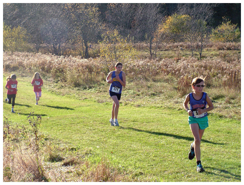 Runners approach the last hill before the finish line. (Photo by Ethan Andrews)