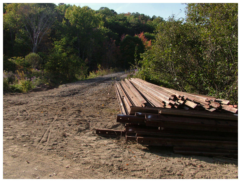 City officials have agreed to give up the steel rails to cover most of the cost of having them removed. (Photo by Ethan Andrews)