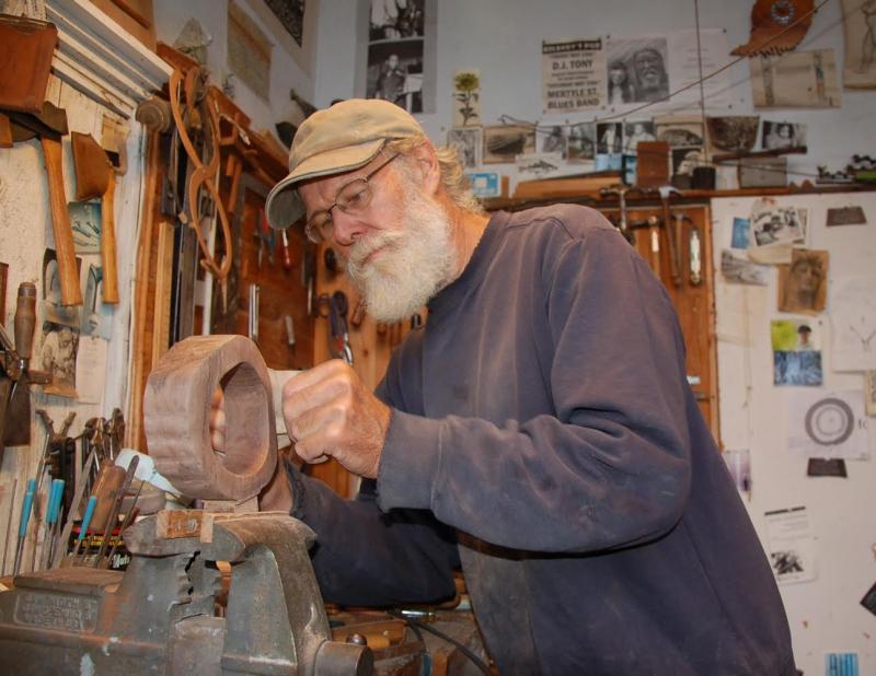 Sculptor Steve Lindsay crafting the Maine Center for Creativity’s biannual award made entirely of Maine natural materials (Photo courtesy Steve Lindsay)