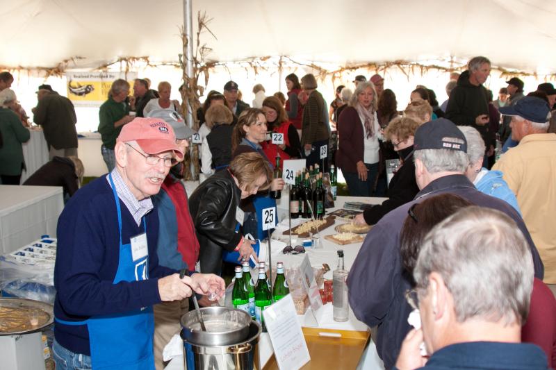 Guests and vendors at the 2013 Taste of Thomaston. (Photo courtesy Linda Stevenson)