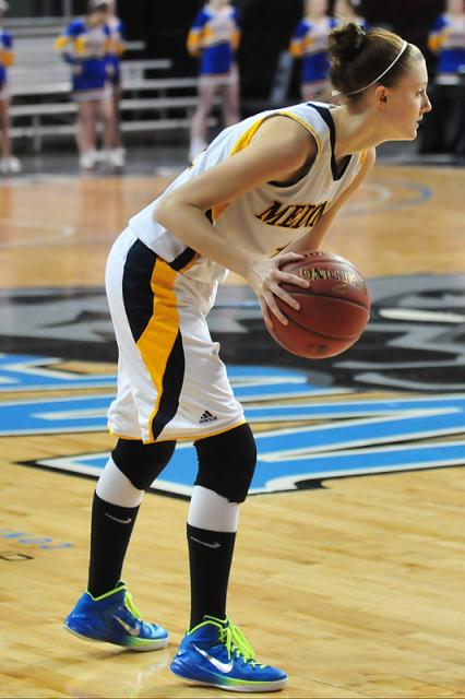 Medomak’s Krista Hooper looks to pass the ball in the Feb. 13 game. (Courtesy of Skip Hawkes/mainesportsreport.com)