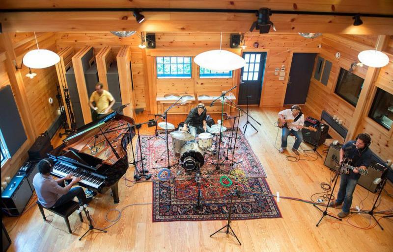 Another shot of the band recording at HEARSTUDIOS. (Photo courtesy Jason Spooner).