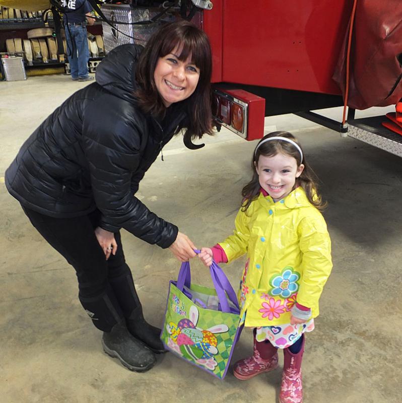 Lorielle Barter and daughter Lacey.