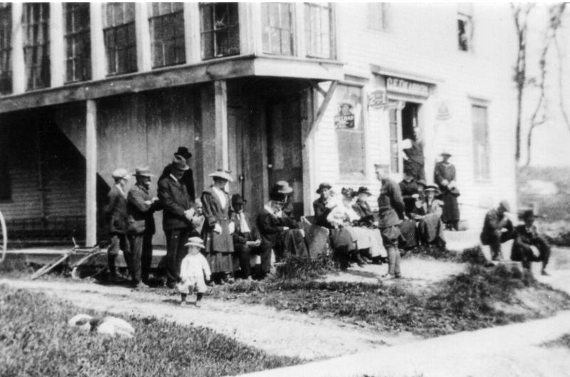 Another view of the spectators at the 1919 Beach parade, one soldier in uniform in the forefront.
Photo courtesy of Lincolnville Historical Society memorial day
